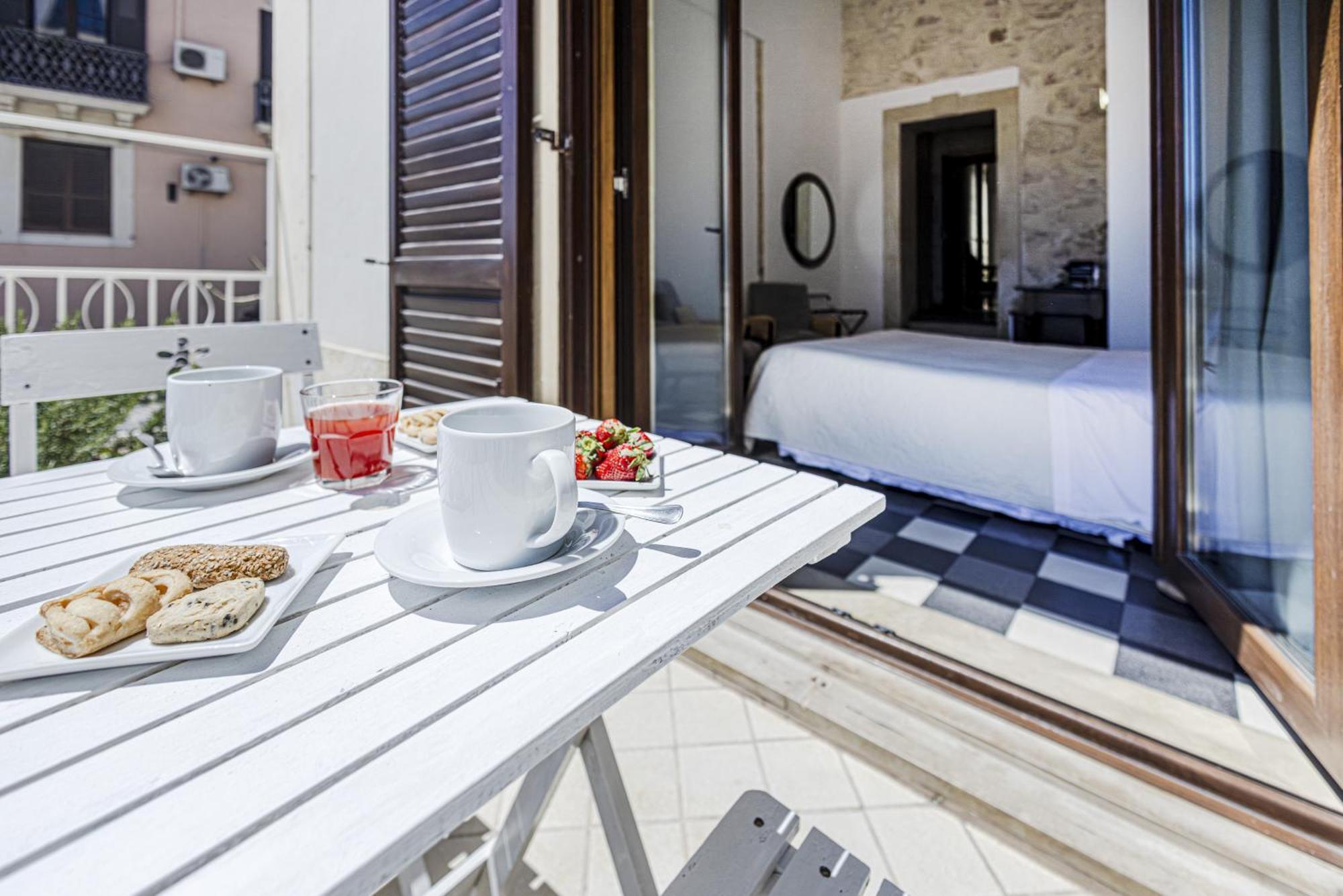 Lakkios Charming Suites And Rooms Syracuse Ngoại thất bức ảnh